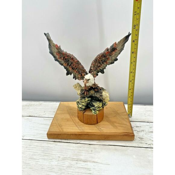 American Bald Eagle Mounted Sculpture Statue Resin Bird On Wood Mount Vintage - Picture 5 of 12